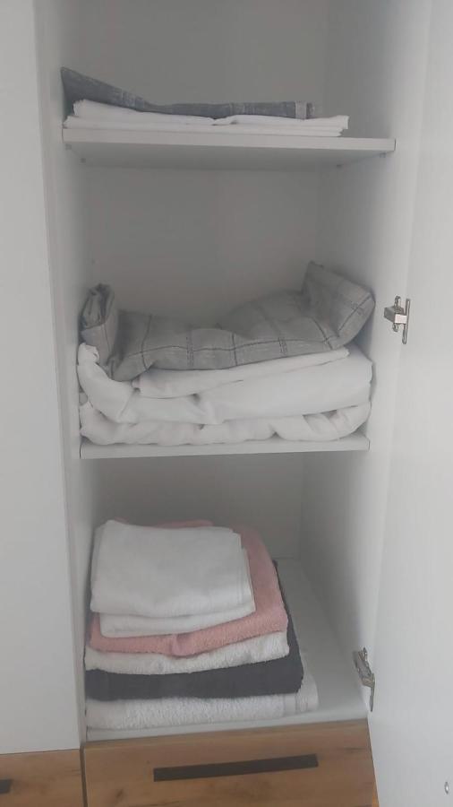 Coresi, 2 Camere, Sleeps 6 Large Private Garden Apartment Pets Welcome 布拉索夫 外观 照片